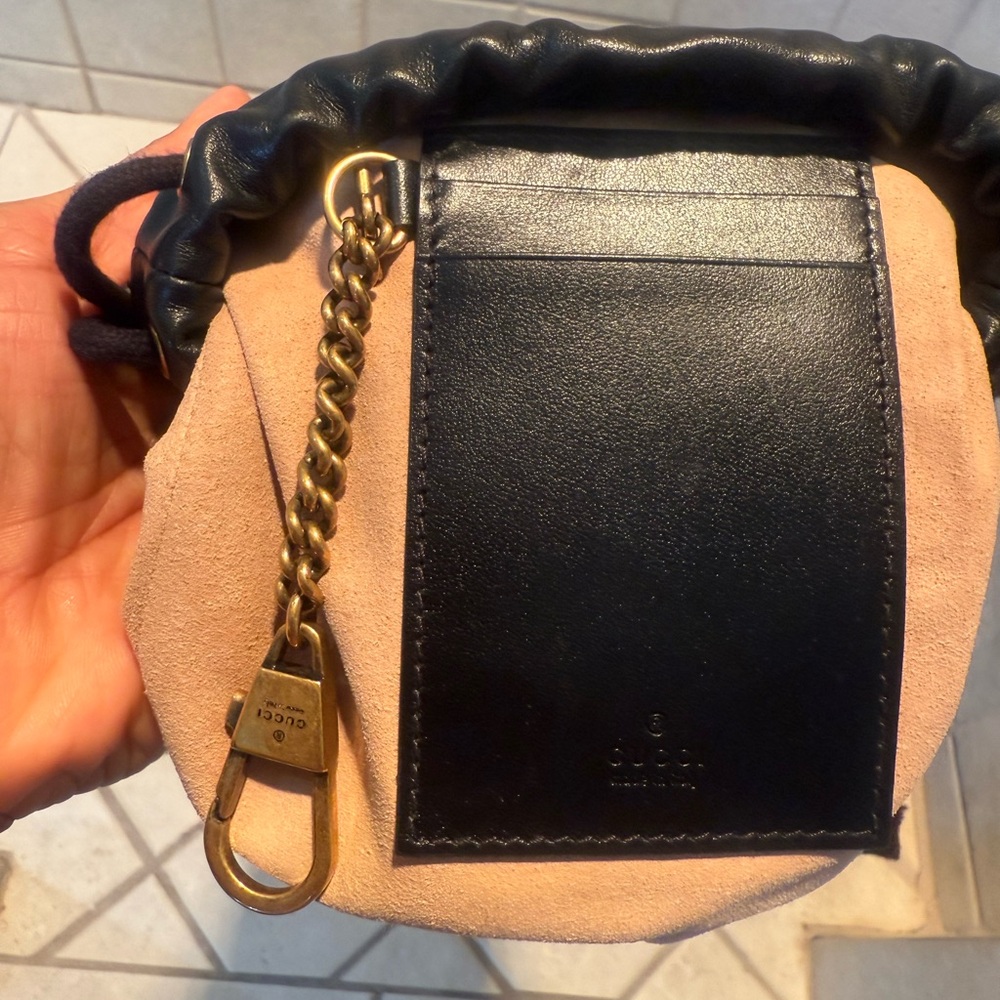 Gucci Marmont Quilted Calfskin Leather Matelasse Mini Bucket Bag with Gold Chain - Picture 15 of 15